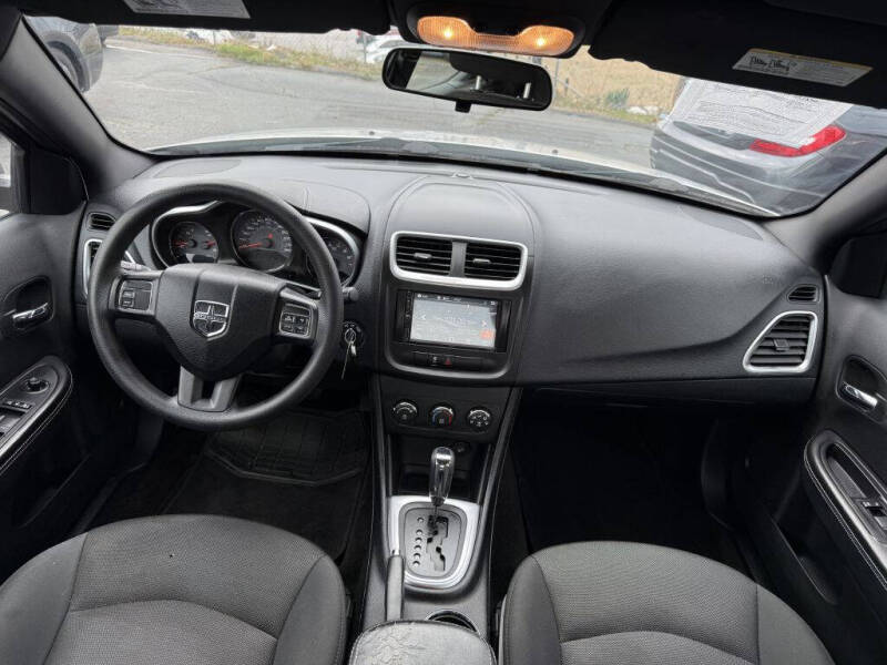 2012 Dodge Avenger SE