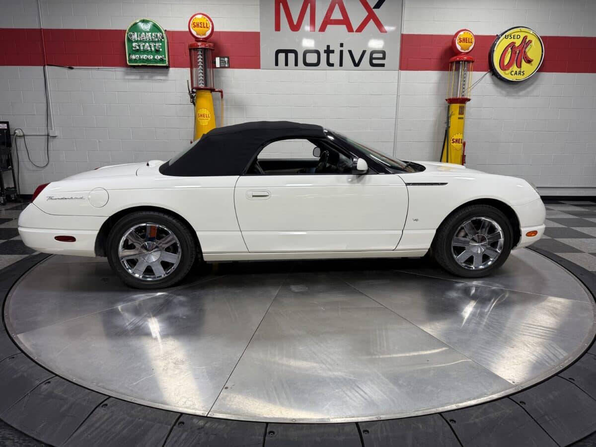 2003 Ford Thunderbird 77