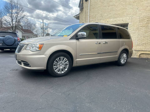 2013 Chrysler Town and Country for sale at Strong Automotive in Watertown WI