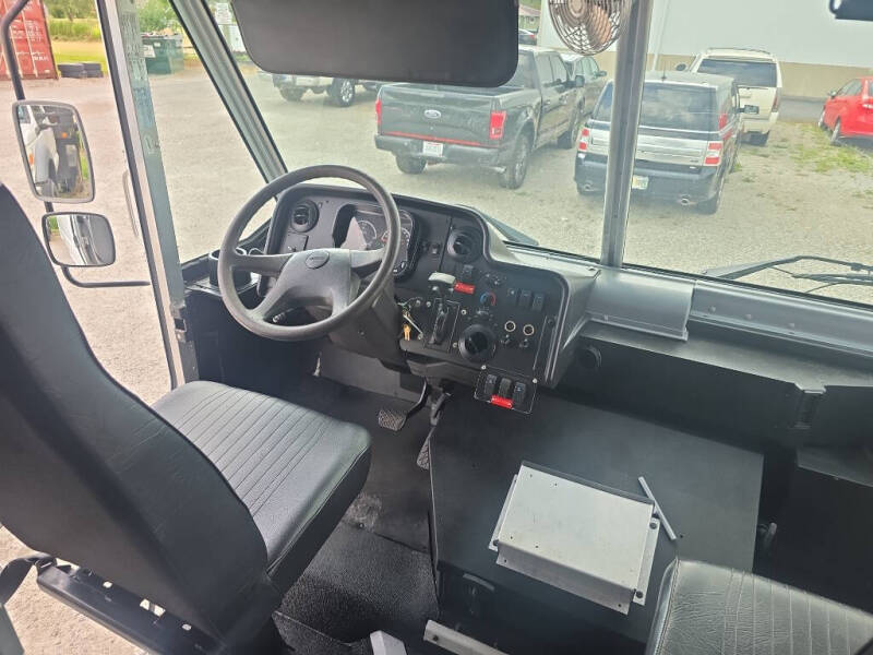 2015 Freightliner MT45 Chassis