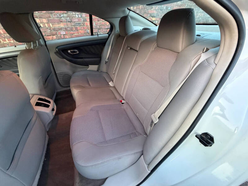 2011 Ford Taurus SEL