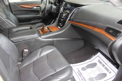 2017 Cadillac Escalade Luxury