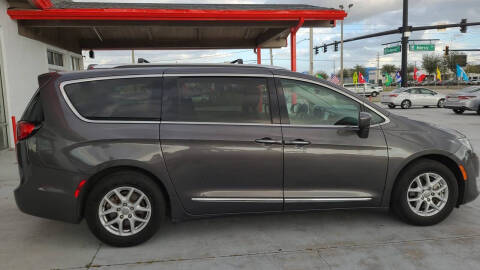 2020 Chrysler Pacifica Touring L