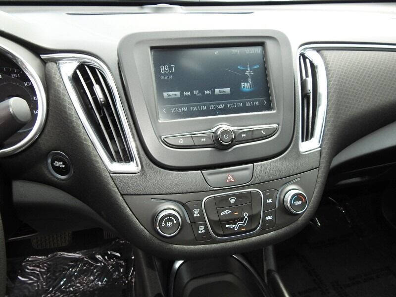 2018 CHEVROLET Malibu Sedan - $14,000