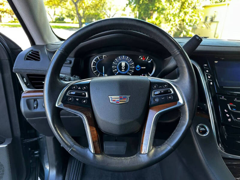 2020 Cadillac Escalade ESV Luxury