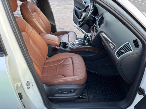 2011 Audi Q5 2.0T quattro Premium Plus