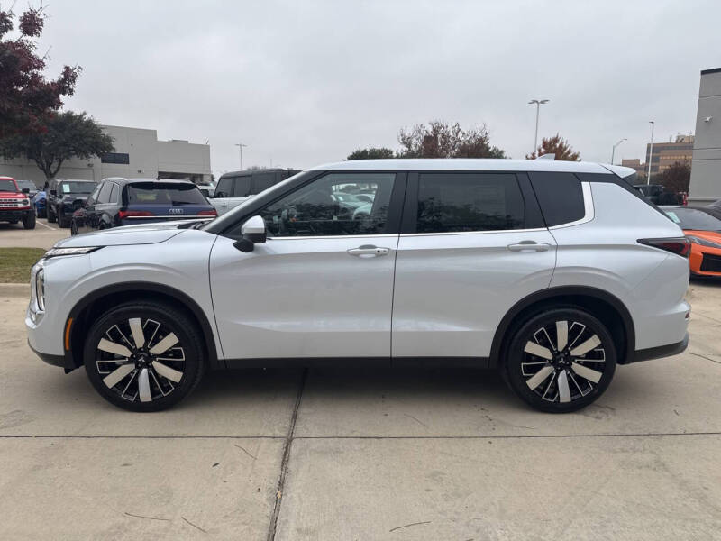 2026 Mitsubishi Outlander SE