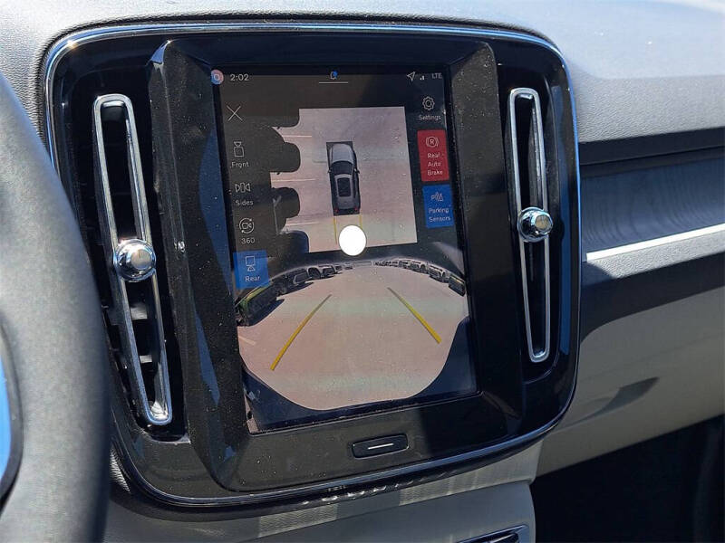 2026 Volvo XC40 B5 Plus