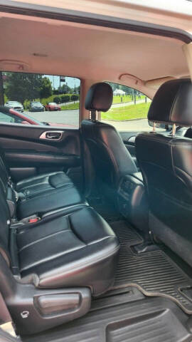 2017 Nissan Pathfinder SV