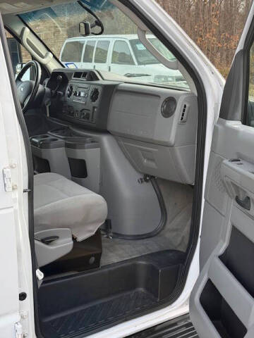 2013 Ford E-Series E-350 SD XLT