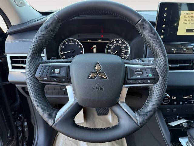 2025 Mitsubishi Outlander SE