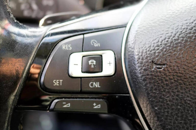 2019 Volkswagen Passat SE R-Line