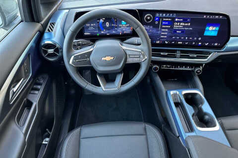 2026 Chevrolet Equinox EV LT 2