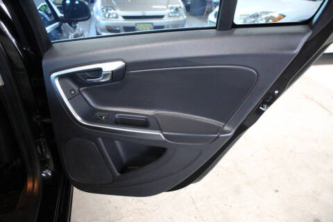 2013 Volvo S60 T6 R-Design Platinum