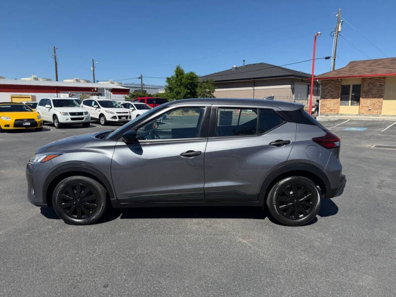 2022 Nissan Kicks S