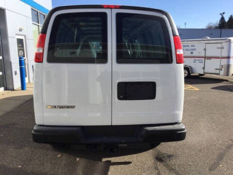 2025 Chevrolet Express 3500