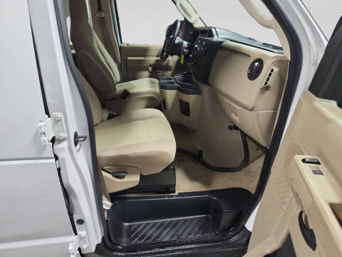 2011 Ford E-Series E-350 SD XLT