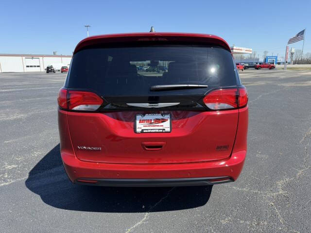 2026 Chrysler Voyager LX