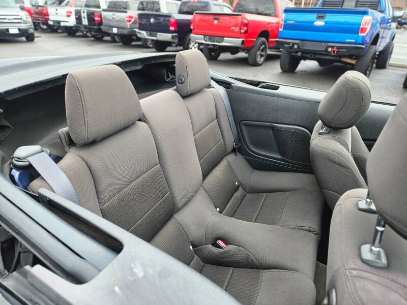 2012 Ford Mustang V6