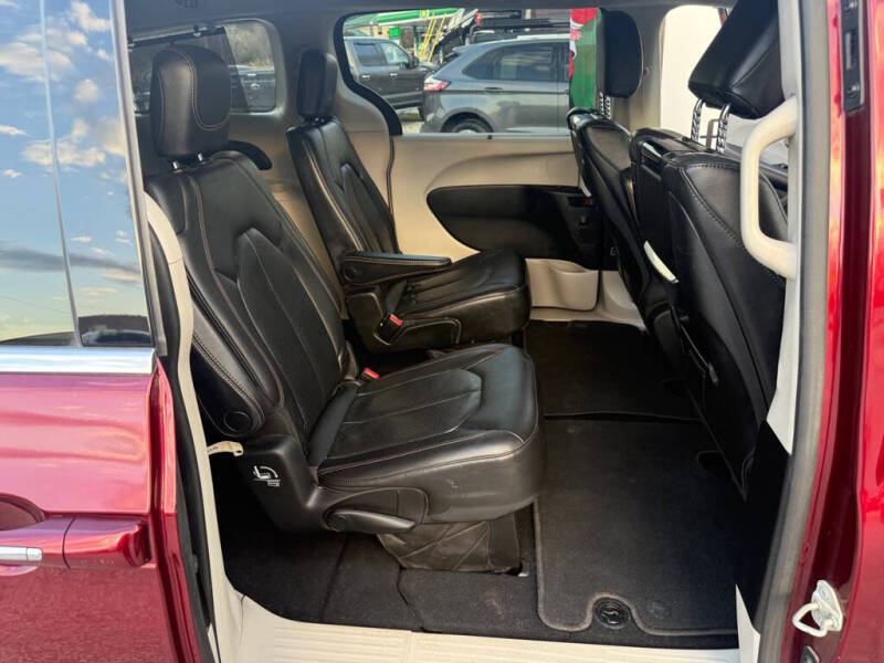 2020 Chrysler Pacifica Touring L Plus