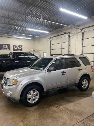 2011 Ford Escape for sale at JE Autoworks LLC in Willoughby OH