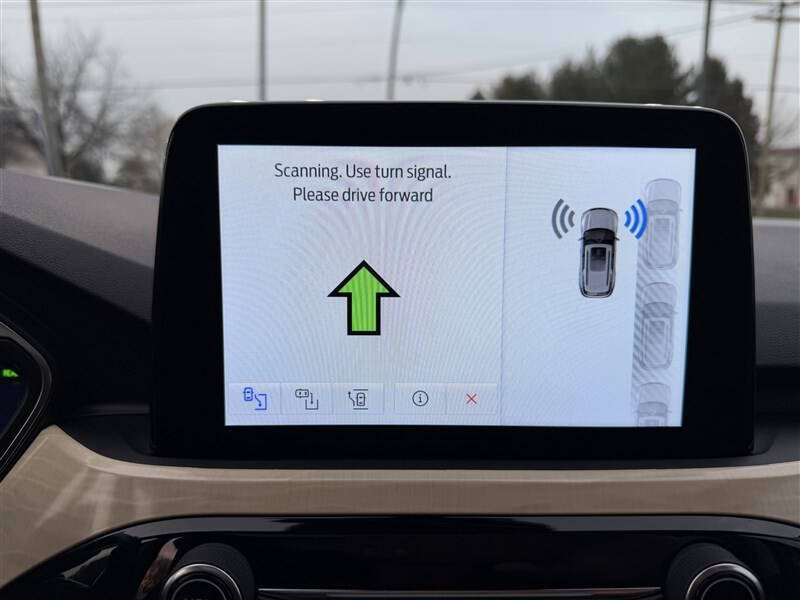 2021 Ford Escape Hybrid Titanium