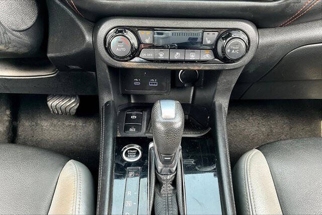 2021 Nissan Kicks SR