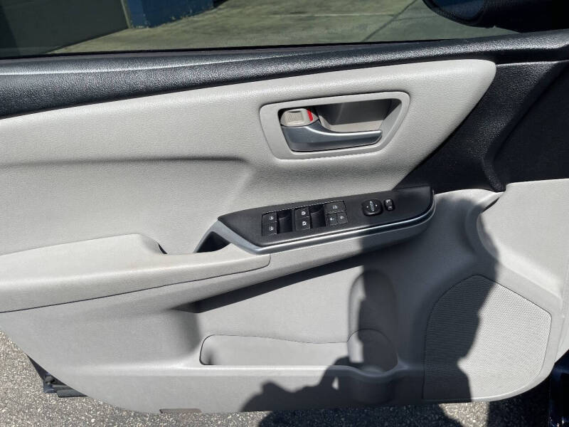 2015 Toyota Camry LE