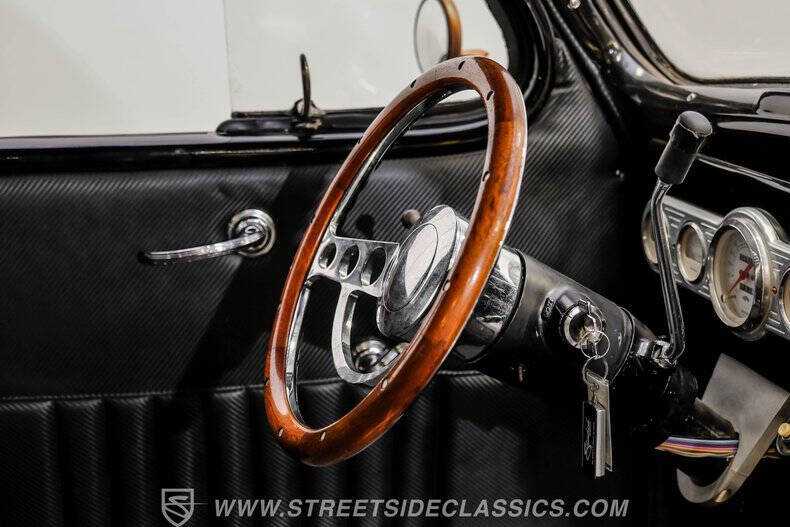 1937 Chrysler Desoto