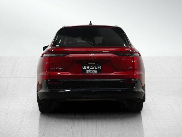 2025 Toyota Crown Signia XLE