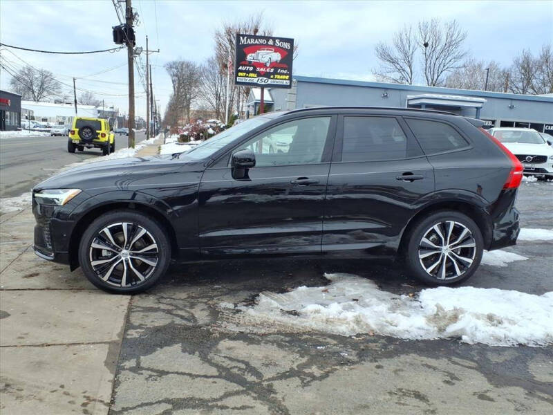 2025 Volvo XC60 B5 Plus Dark Theme