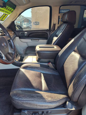 2011 Cadillac Escalade Platinum Edition