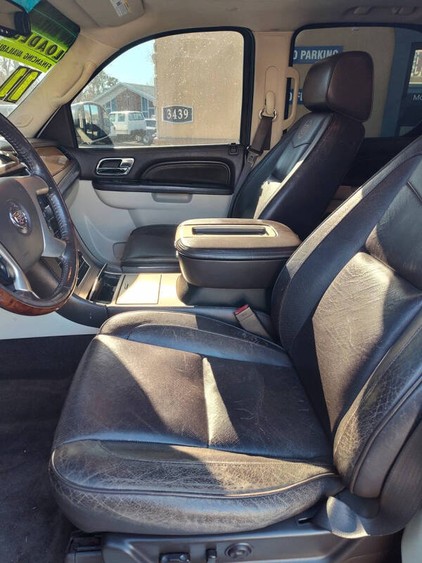 2011 Cadillac Escalade Platinum Edition