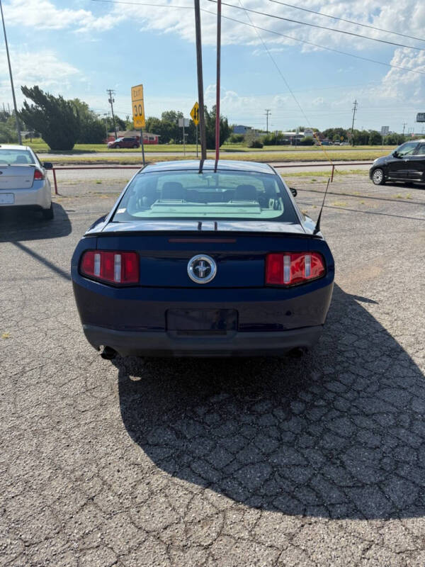 2011 Ford Mustang V6