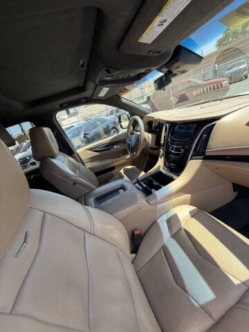 2018 Cadillac Escalade Platinum