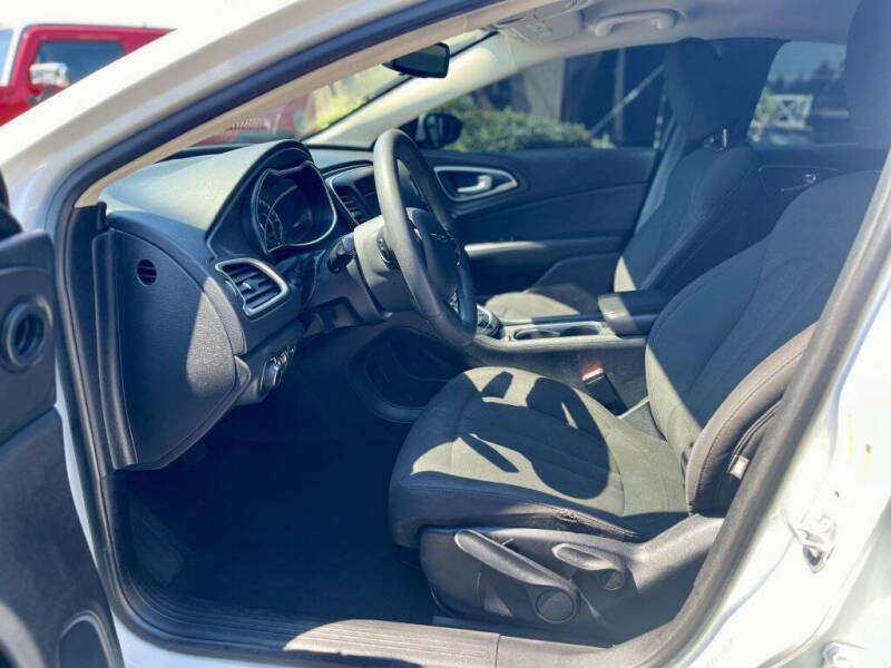 2016 Chrysler 200 Limited