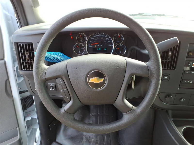2025 Chevrolet Express 3500