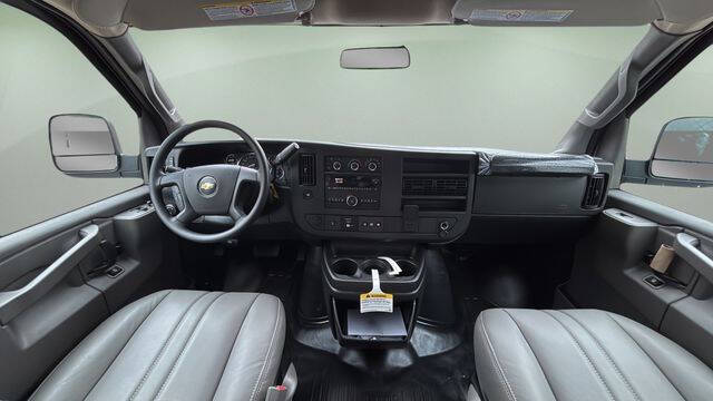 2025 Chevrolet Express 2500