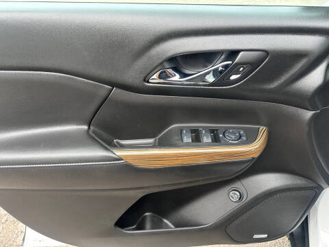 2017 GMC Acadia SLE-2