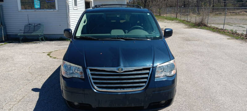 2009 Chrysler Town & Country Touring photo 8