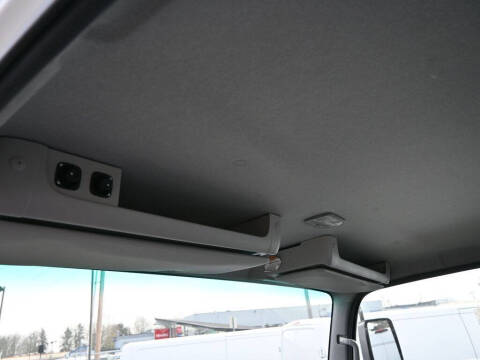 2024 Isuzu NPR HD 1F2