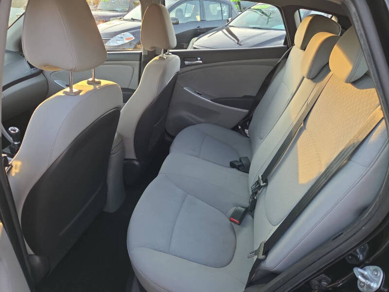 2014 Hyundai Accent SE