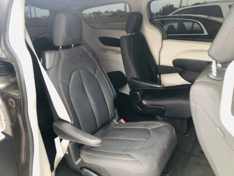 2017 Chrysler Pacifica Touring