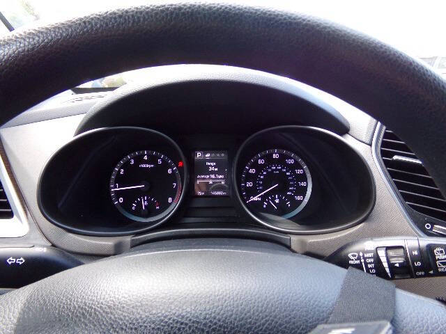 2017 Hyundai Santa Fe SE