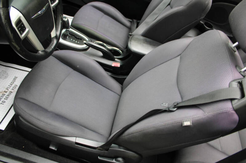 2013 Chrysler 200 Touring