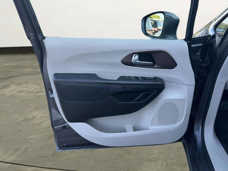 2018 Chrysler Pacifica Touring L Plus
