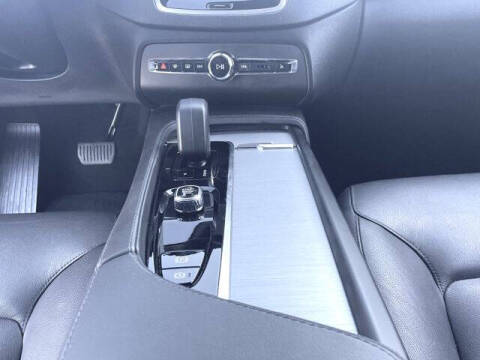 2025 Volvo XC90 B5 Core Bright Theme