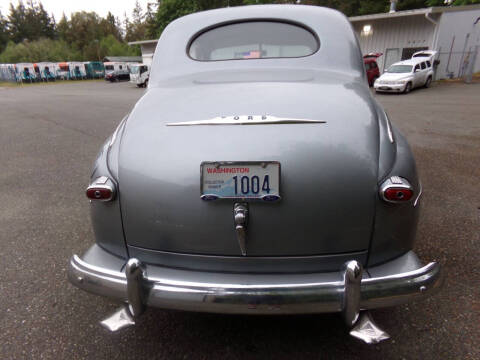 1948 Ford Deluxe