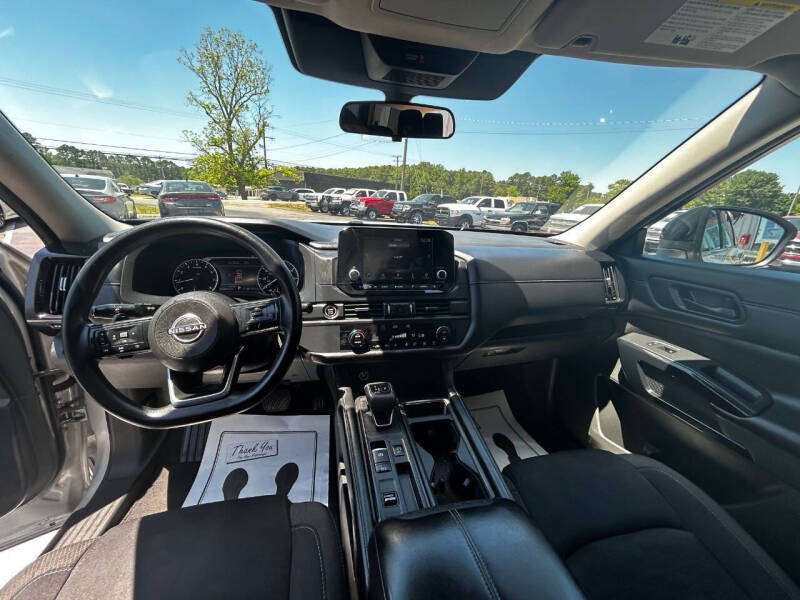 2023 Nissan Pathfinder S