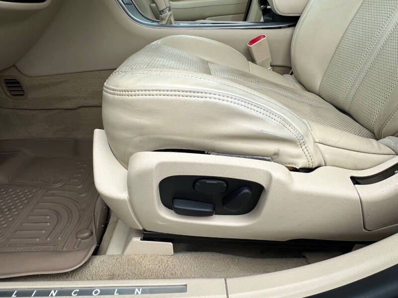 2010 Lincoln MKS
